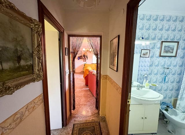 4 bedroom Villa for sale in Montserrat with pool - € 156,000 (Ref: 9443410)