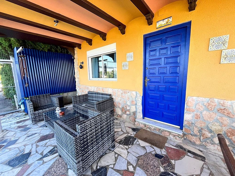 4 bedroom Villa for sale in Montserrat with pool - € 250,000 (Ref: 9443413)