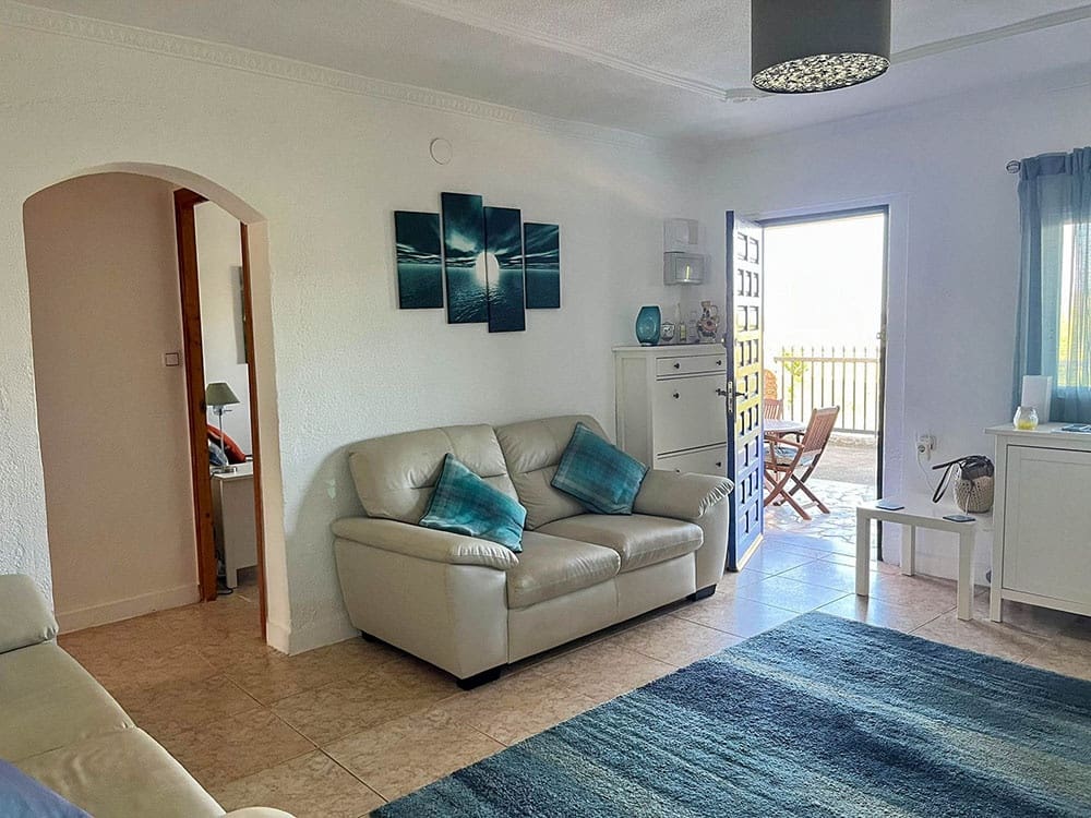 4 bedroom Villa for sale in Montserrat with pool - € 250,000 (Ref: 9443413)