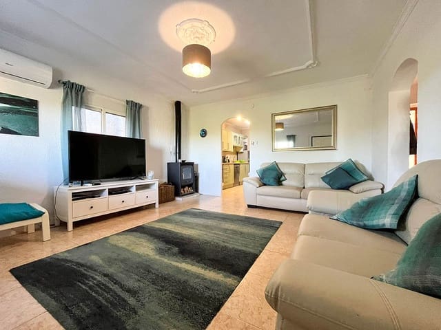 4 bedroom Villa for sale in Montserrat with pool - € 250,000 (Ref: 9443413)