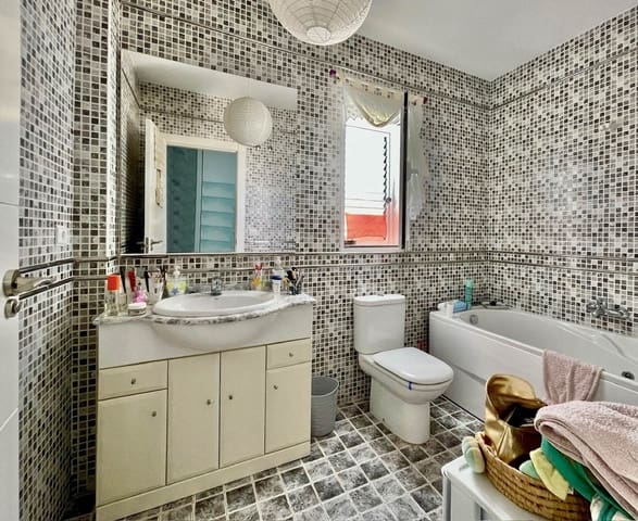 3 slaapkamer Villa te koop in Llíria met zwembad - € 380.000 (Ref: 9443417)