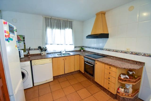3 slaapkamer Villa te koop in Torrent met zwembad - € 238.000 (Ref: 9443419)