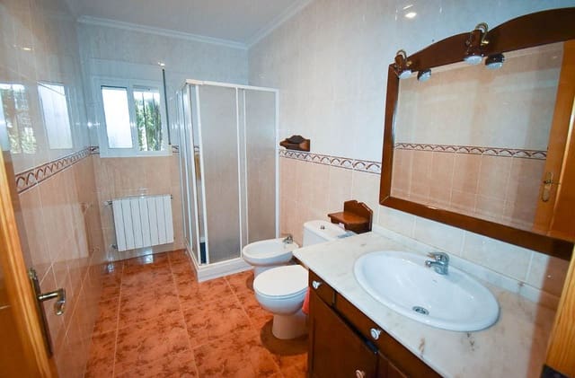 3 soveværelse Villa til salg i Montroy med swimmingpool - € 170.000 (Ref: 9443421)