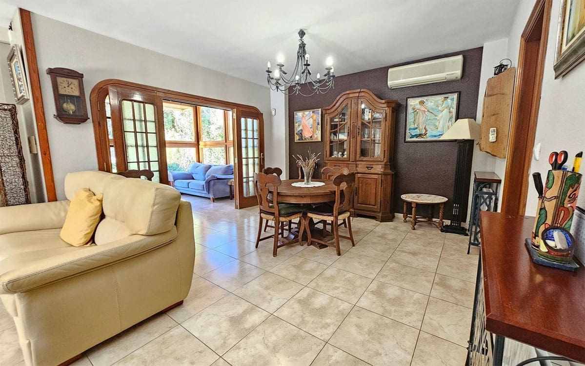 7 bedroom Villa for sale in Barx with pool - € 569,000 (Ref: 9443423)