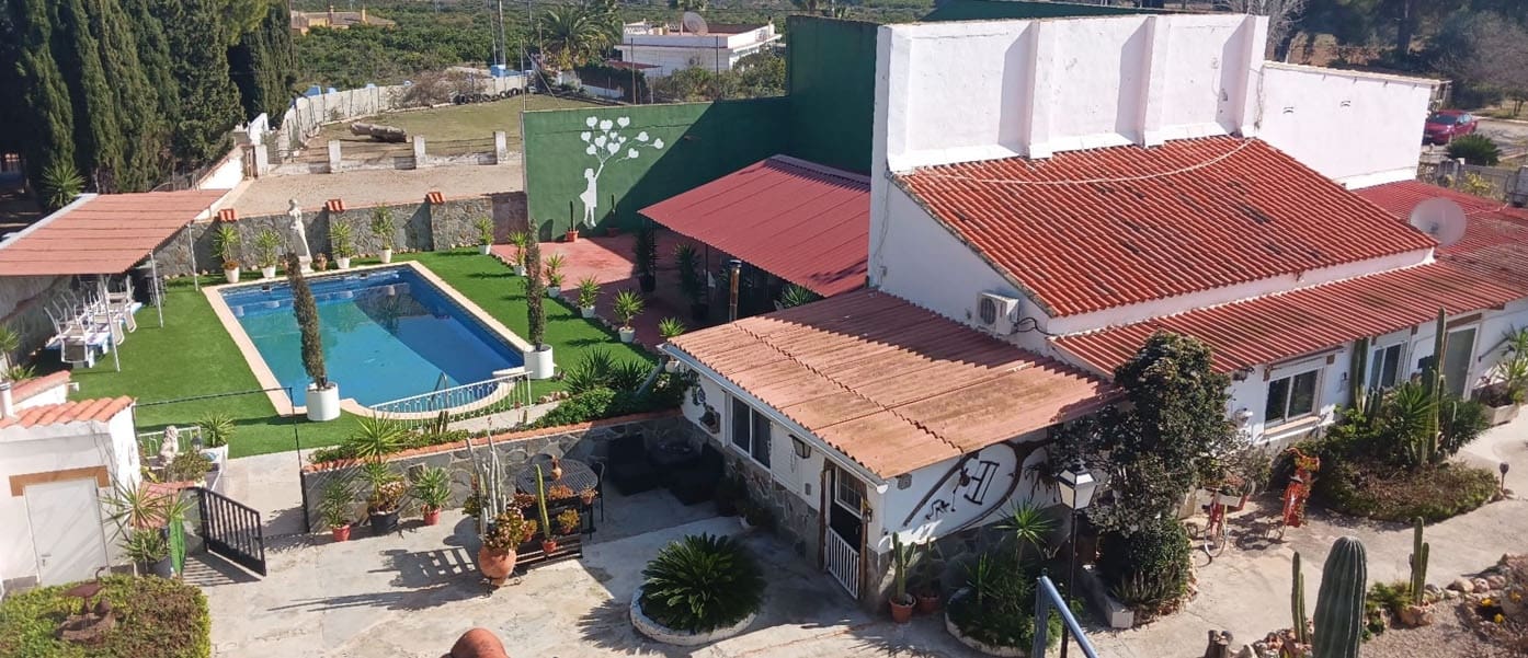 10 bedroom Villa for sale in Pedralba with pool garage - € 385,000 (Ref: 9443424)