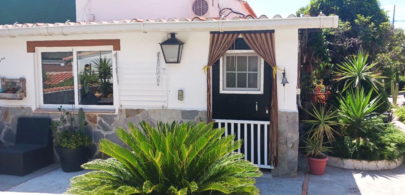 10 bedroom Villa for sale in Pedralba with pool garage - € 385,000 (Ref: 9443424)