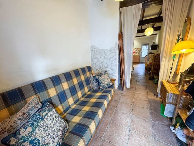 2 makuuhuone Omakotitalo myytävänä paikassa Oliva - 94 000 € (Ref: 9452762)