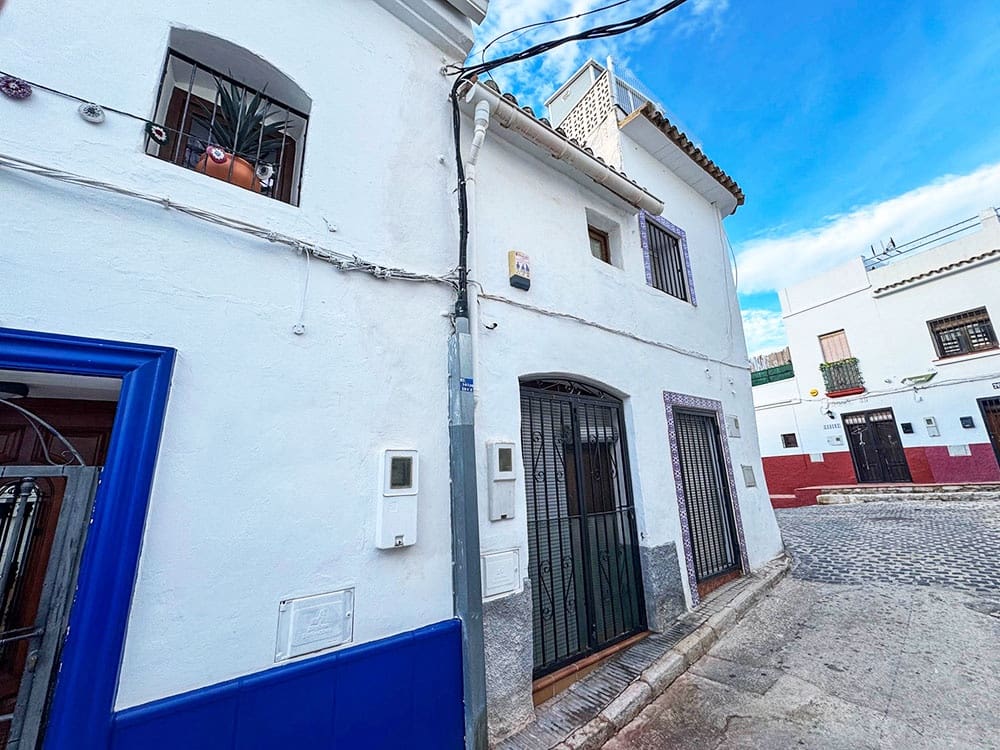 2 makuuhuone Omakotitalo myytävänä paikassa Oliva - 94 000 € (Ref: 9452762)