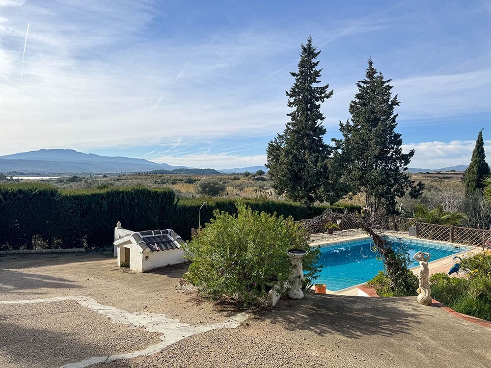 6 slaapkamer Villa te koop in Turis met zwembad - € 260.000 (Ref: 9508657)