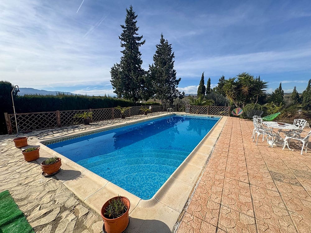 6 slaapkamer Villa te koop in Turis met zwembad - € 260.000 (Ref: 9508657)