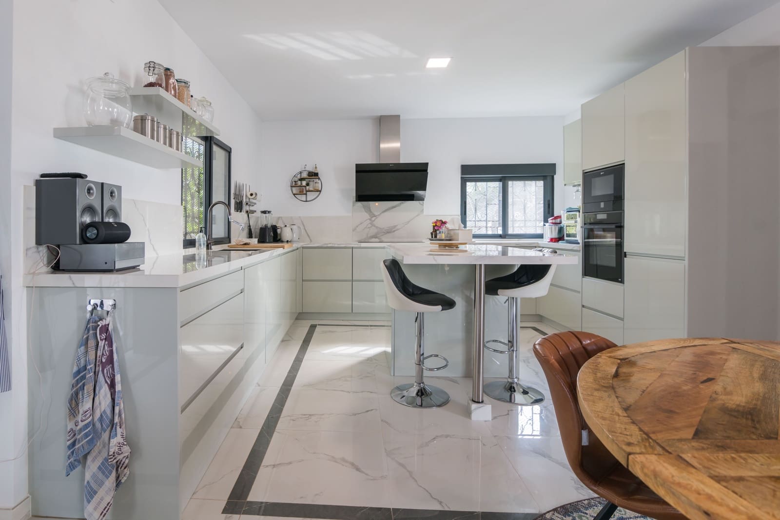 5 soveværelse Finca/Landehus til salg i L'Alcudia med swimmingpool garage - € 697.000 (Ref: 9553241)