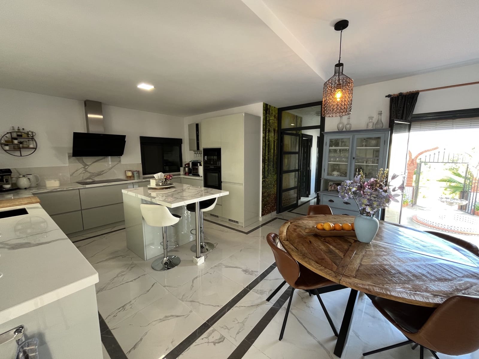 5 soveværelse Finca/Landehus til salg i L'Alcudia med swimmingpool garage - € 550.000 (Ref: 9553241)