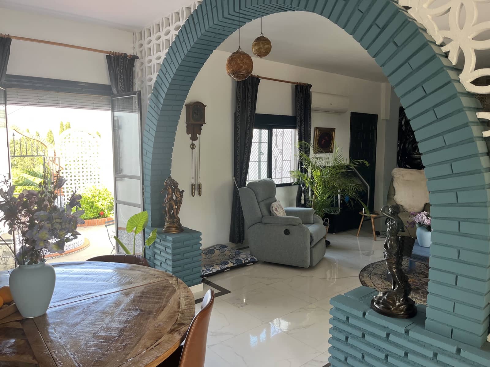 5 soveværelse Finca/Landehus til salg i L'Alcudia med swimmingpool garage - € 550.000 (Ref: 9553241)