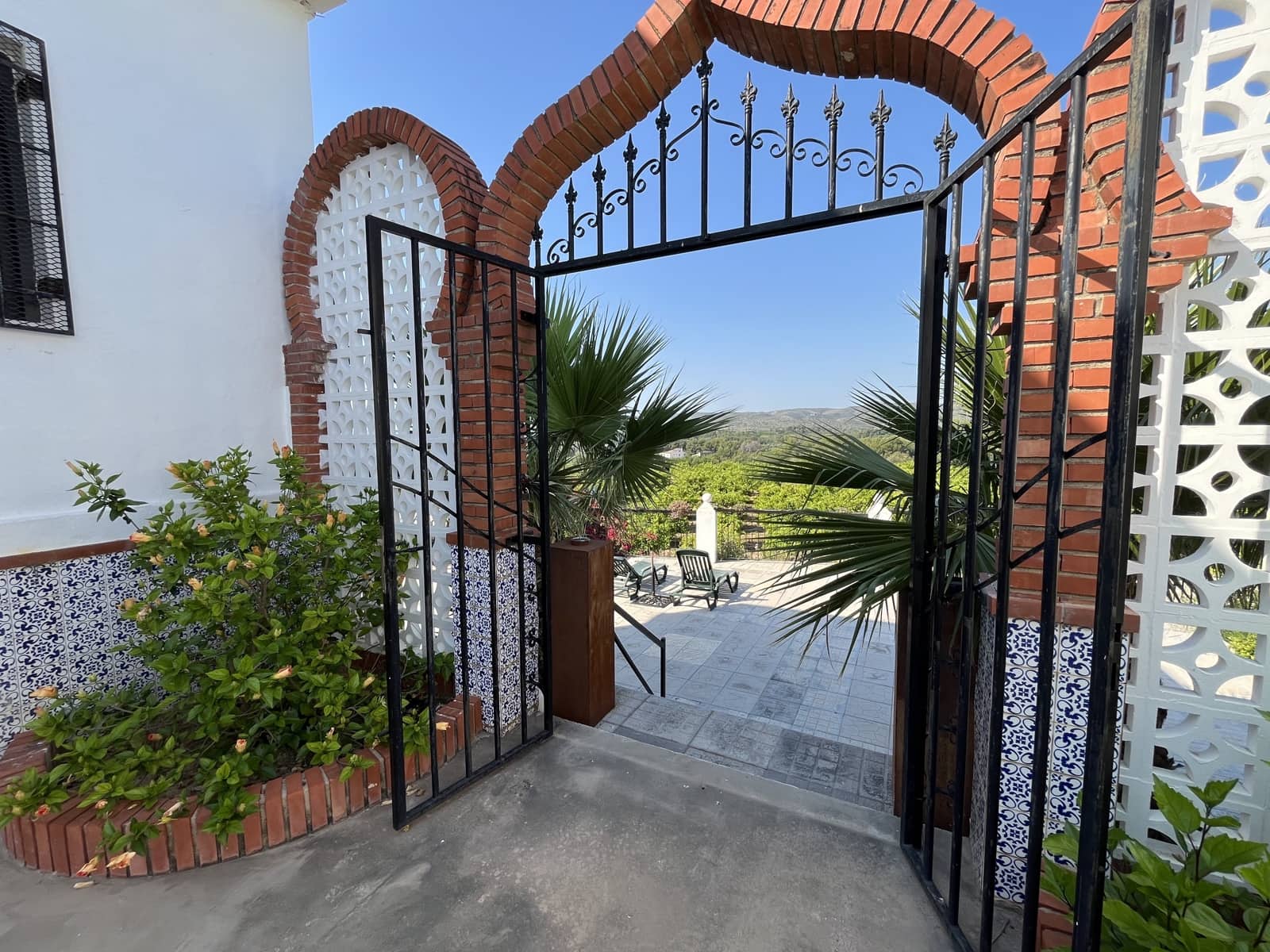 5 soveværelse Finca/Landehus til salg i L'Alcudia med swimmingpool garage - € 550.000 (Ref: 9553241)