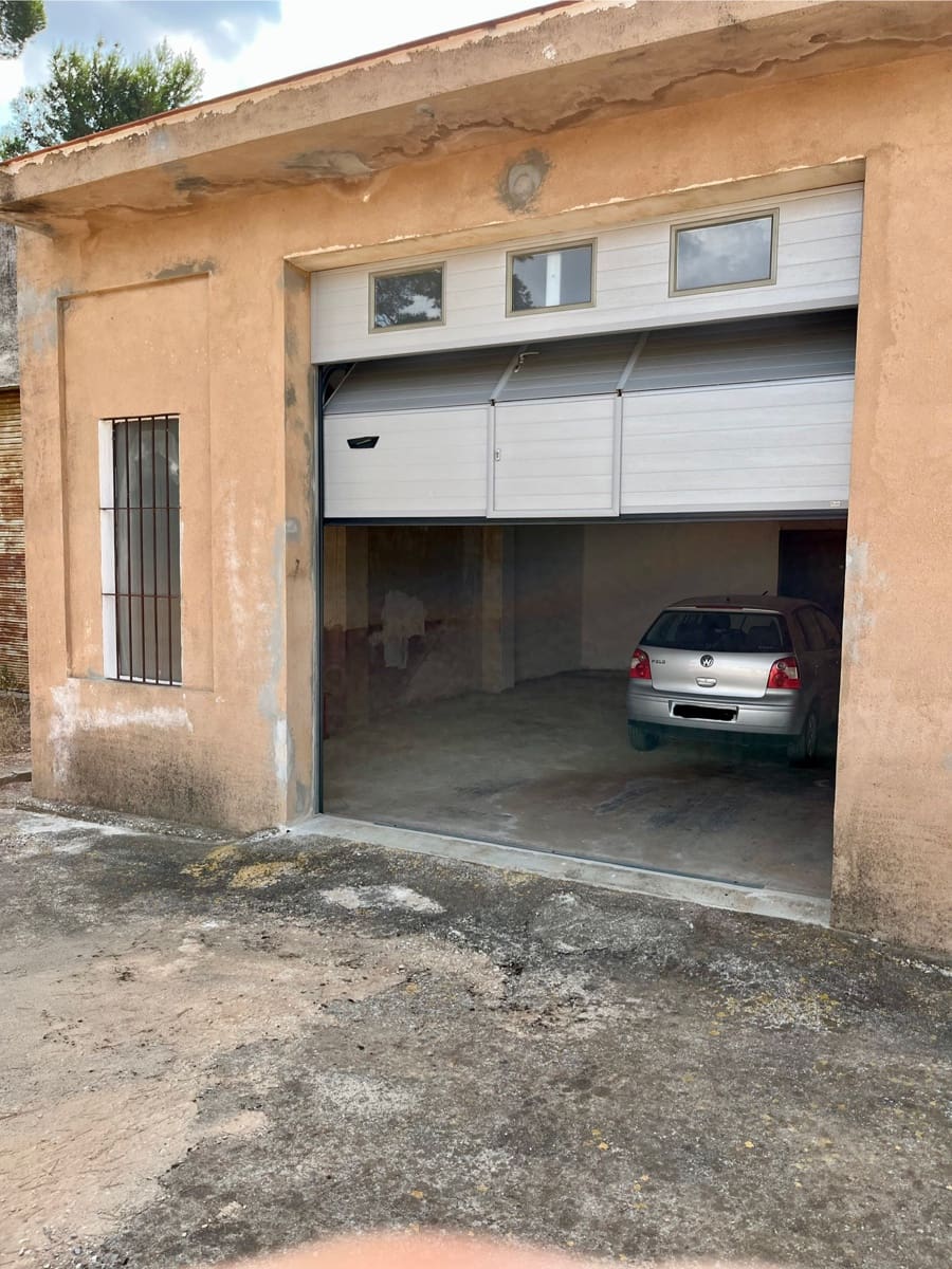 4 bedroom Finca/Country House for sale in L'Alcudia with garage - € 250,000 (Ref: 9560677)