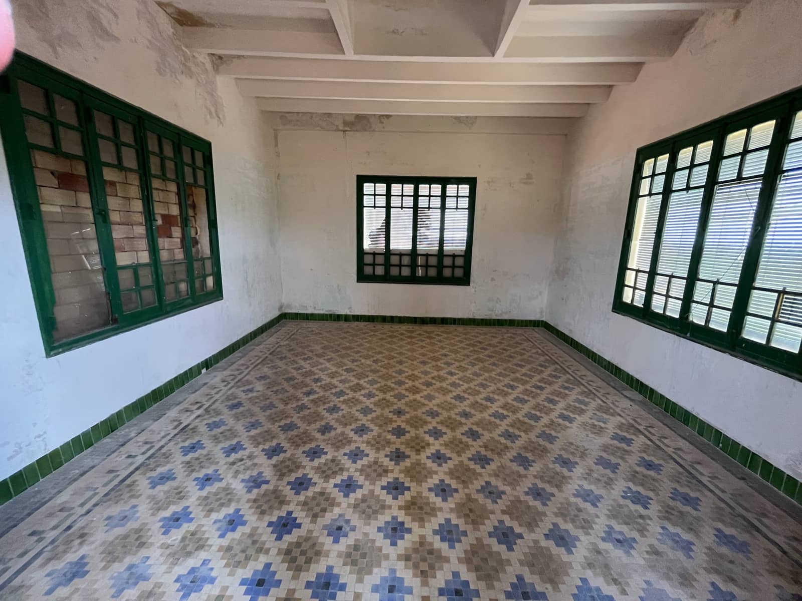 4 bedroom Finca/Country House for sale in L'Alcudia with garage - € 250,000 (Ref: 9560677)