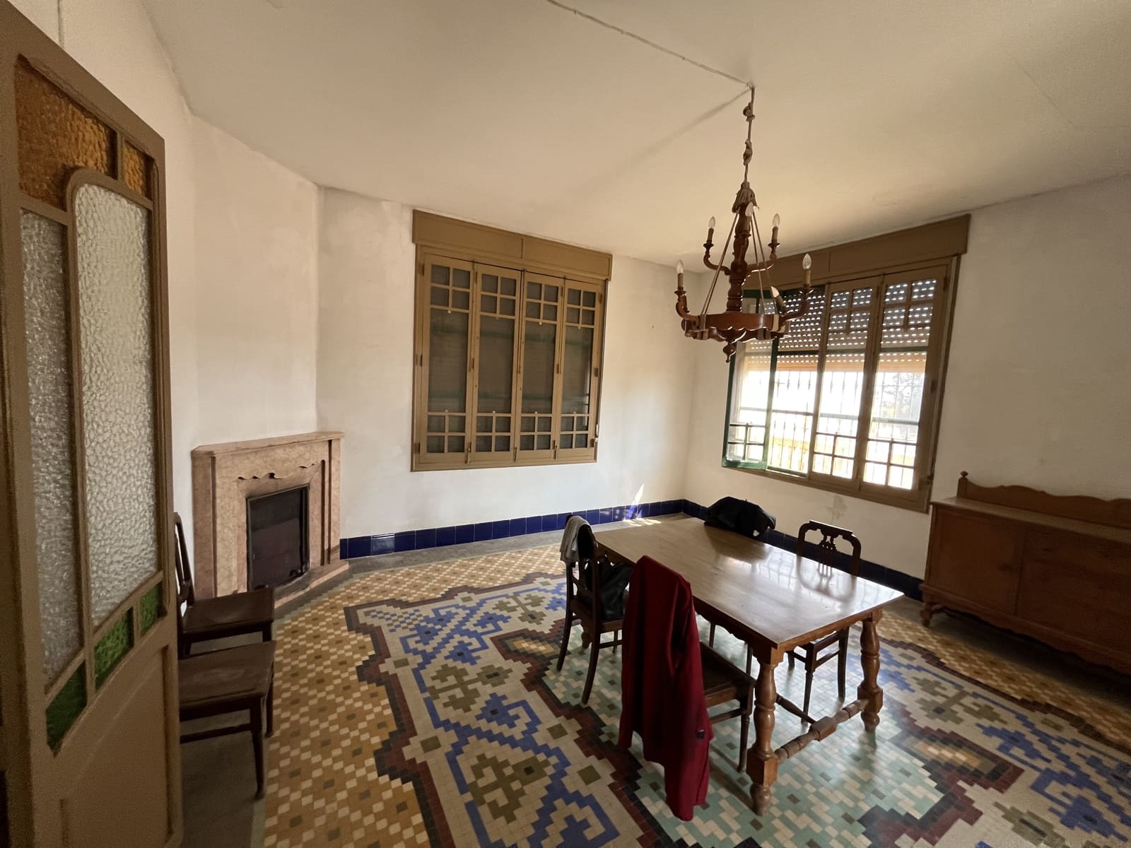 4 bedroom Finca/Country House for sale in L'Alcudia with garage - € 250,000 (Ref: 9560677)