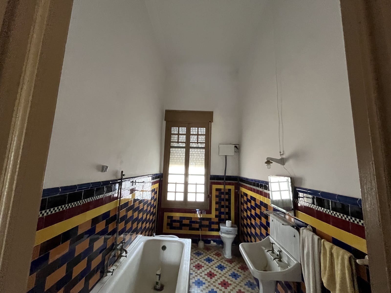 4 bedroom Finca/Country House for sale in L'Alcudia with garage - € 250,000 (Ref: 9560677)