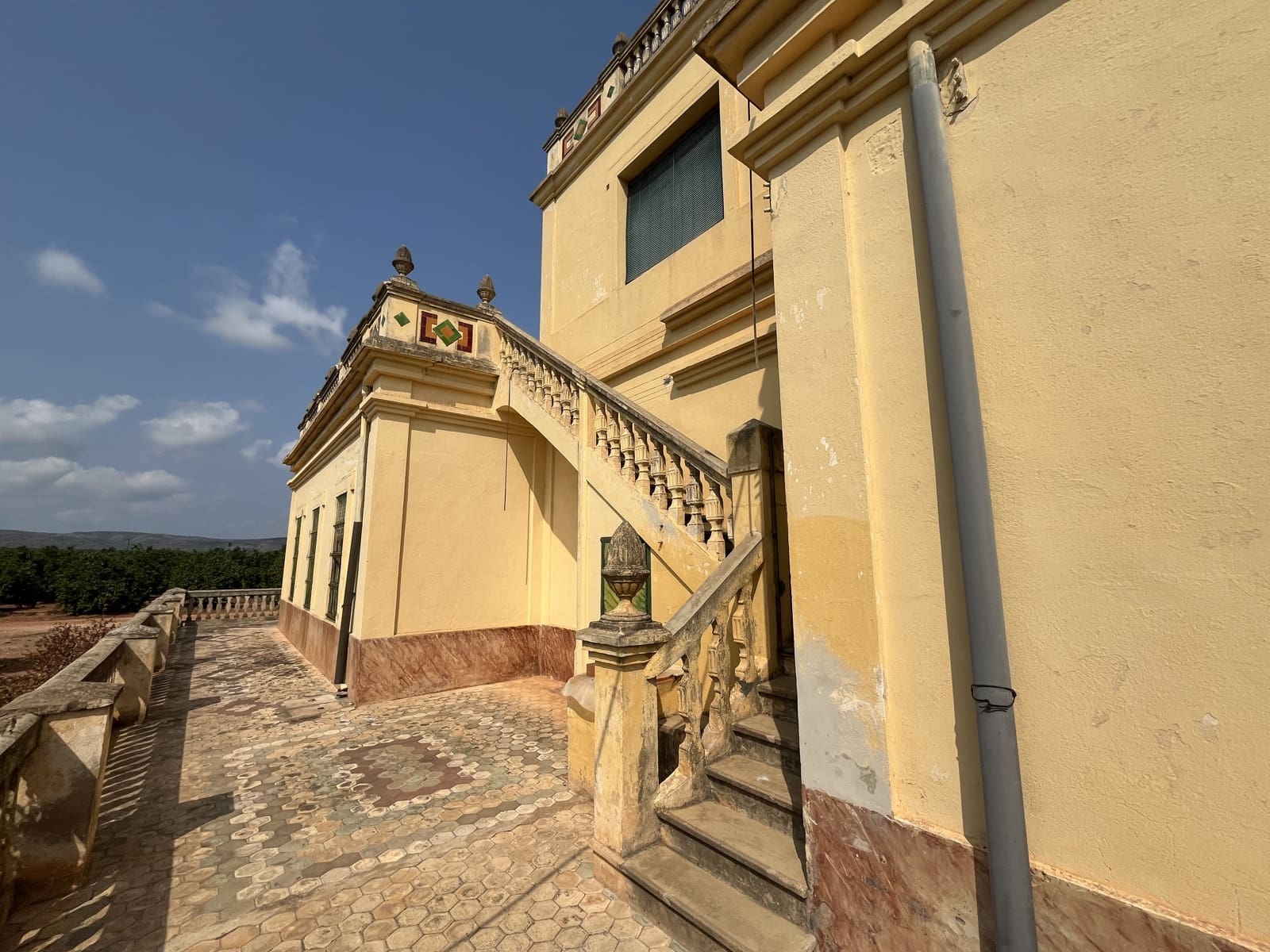 4 bedroom Finca/Country House for sale in L'Alcudia with garage - € 250,000 (Ref: 9560677)