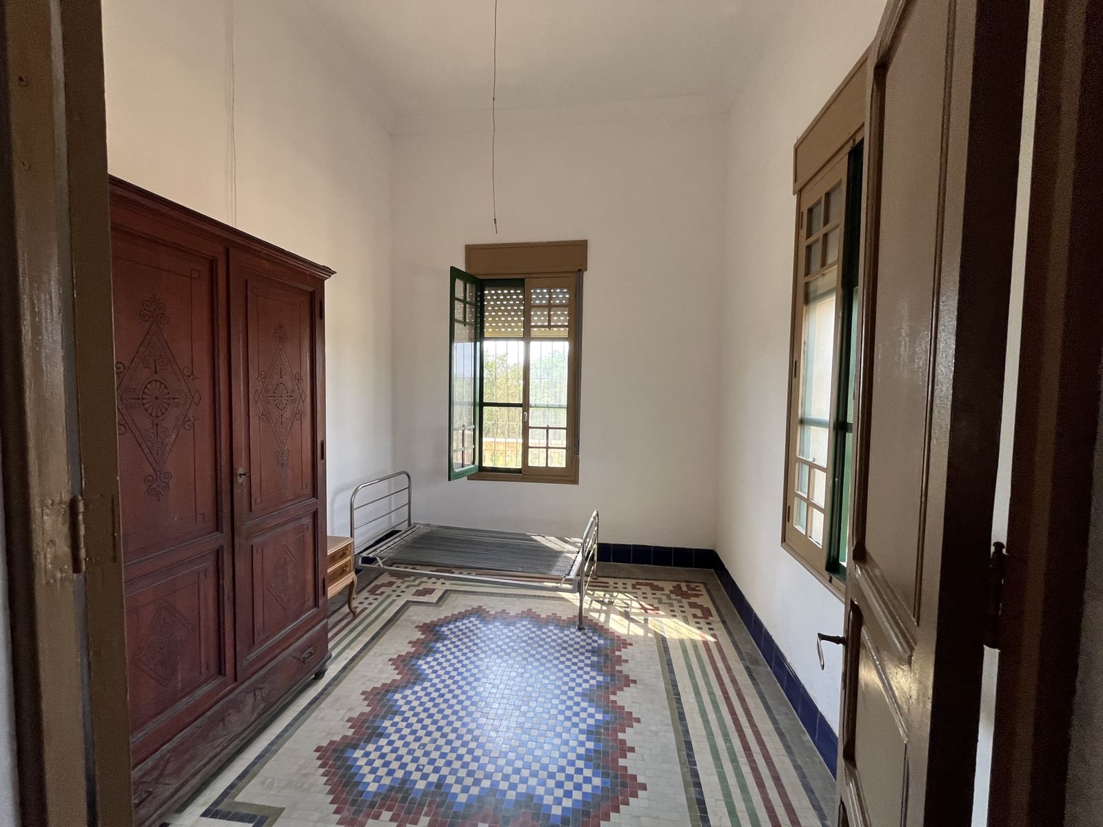 4 bedroom Finca/Country House for sale in L'Alcudia with garage - € 250,000 (Ref: 9560677)