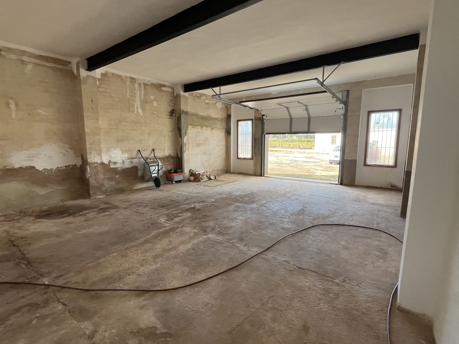 4 bedroom Finca/Country House for sale in L'Alcudia with garage - € 285,000 (Ref: 9560677)