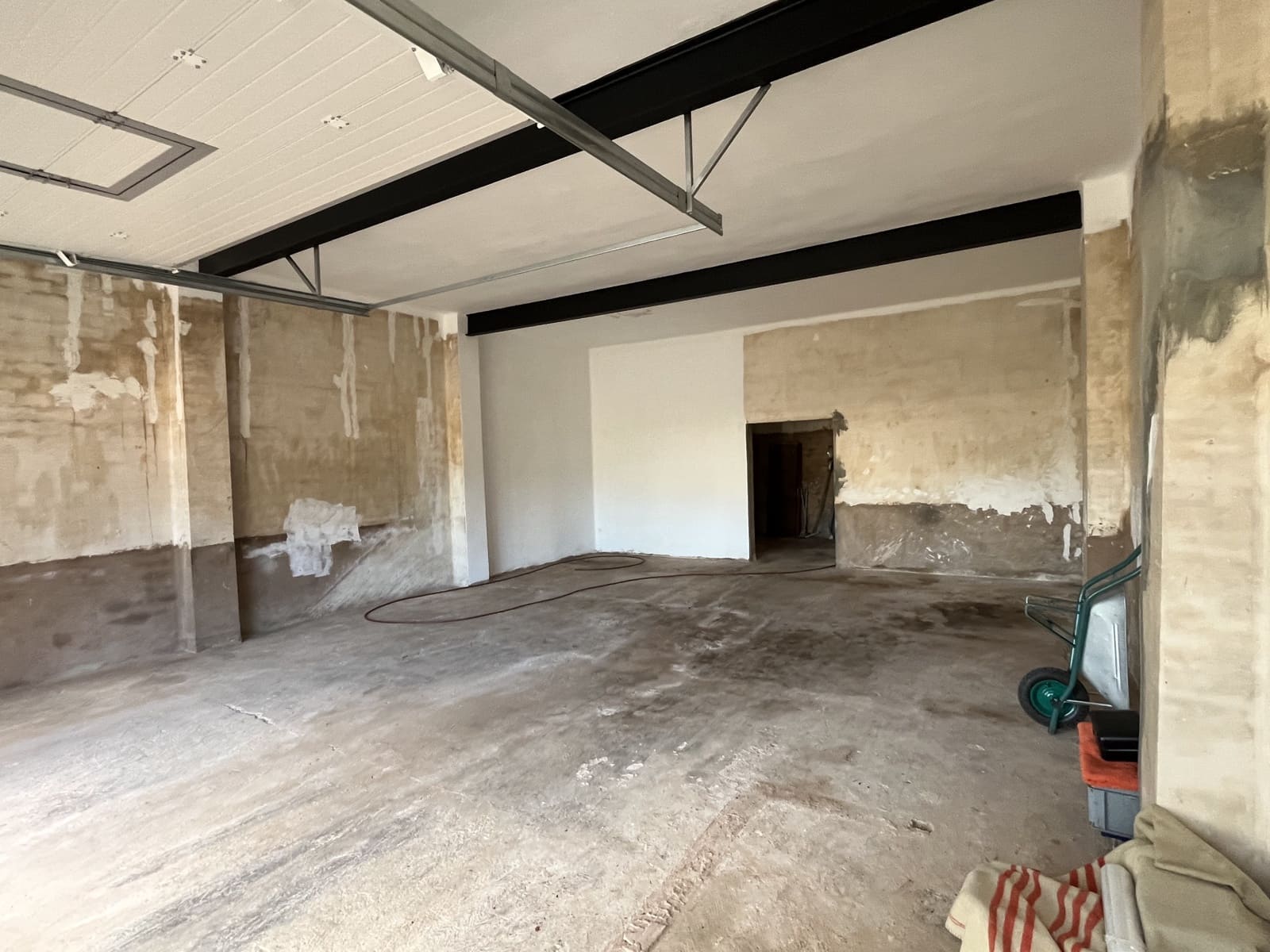 4 bedroom Finca/Country House for sale in L'Alcudia with garage - € 285,000 (Ref: 9560677)