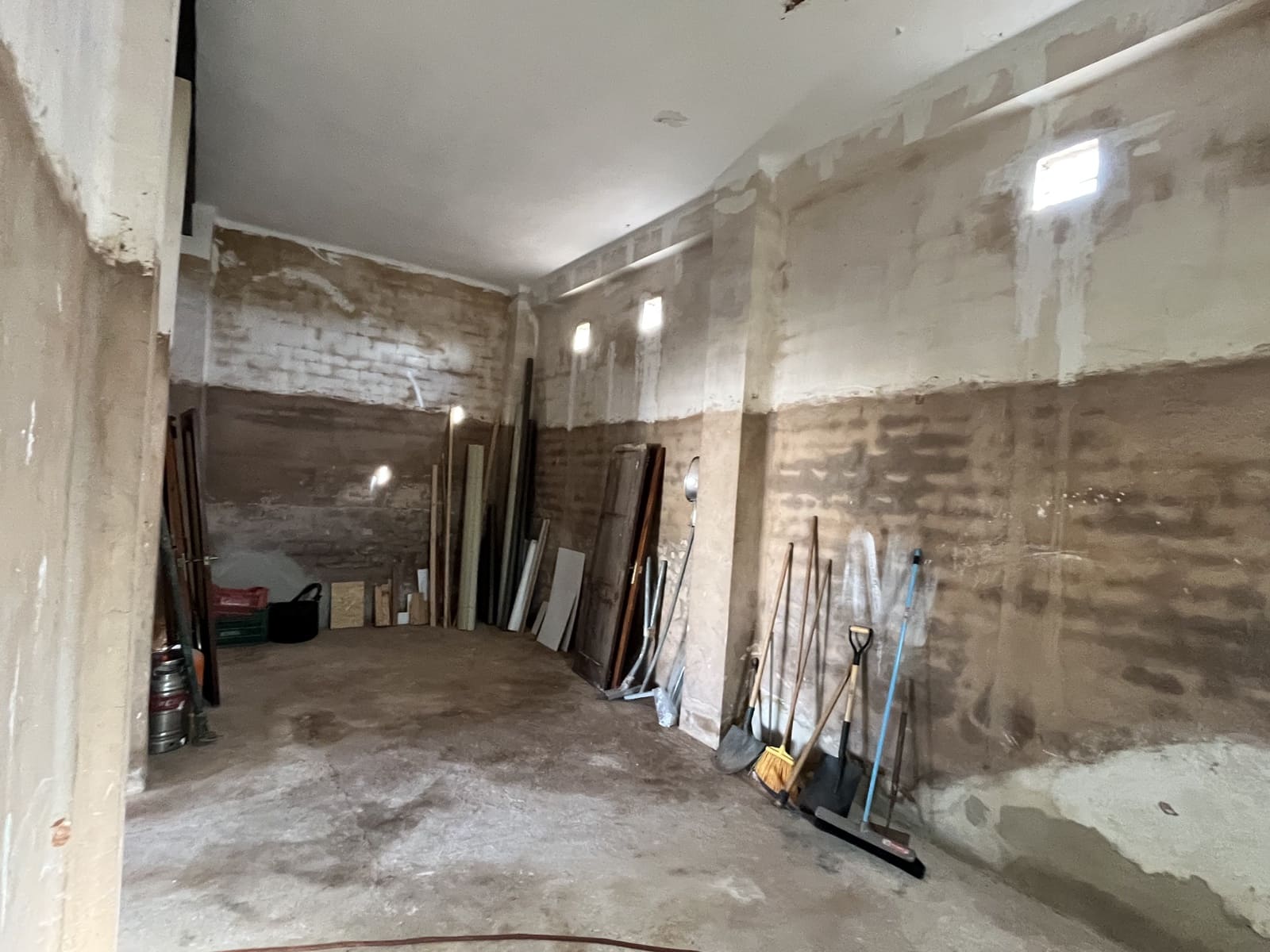 4 bedroom Finca/Country House for sale in L'Alcudia with garage - € 285,000 (Ref: 9560677)