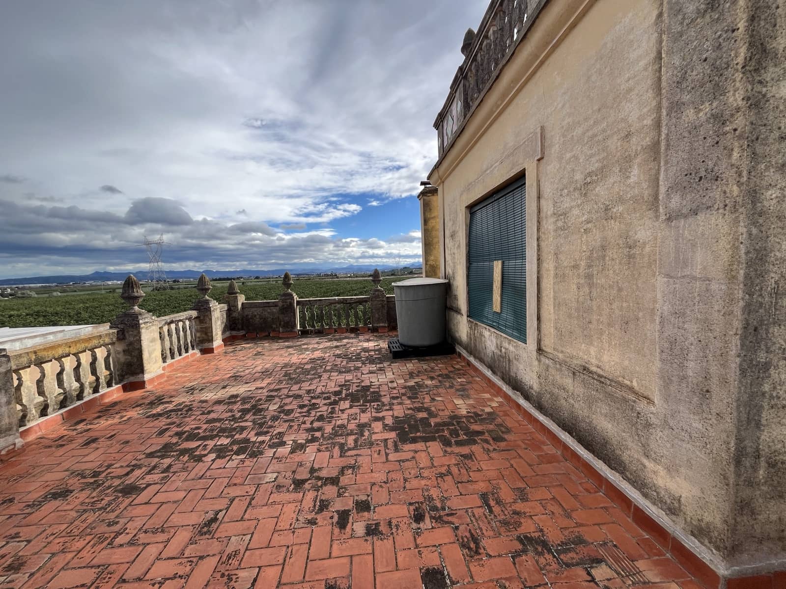 4 bedroom Finca/Country House for sale in L'Alcudia with garage - € 285,000 (Ref: 9560677)