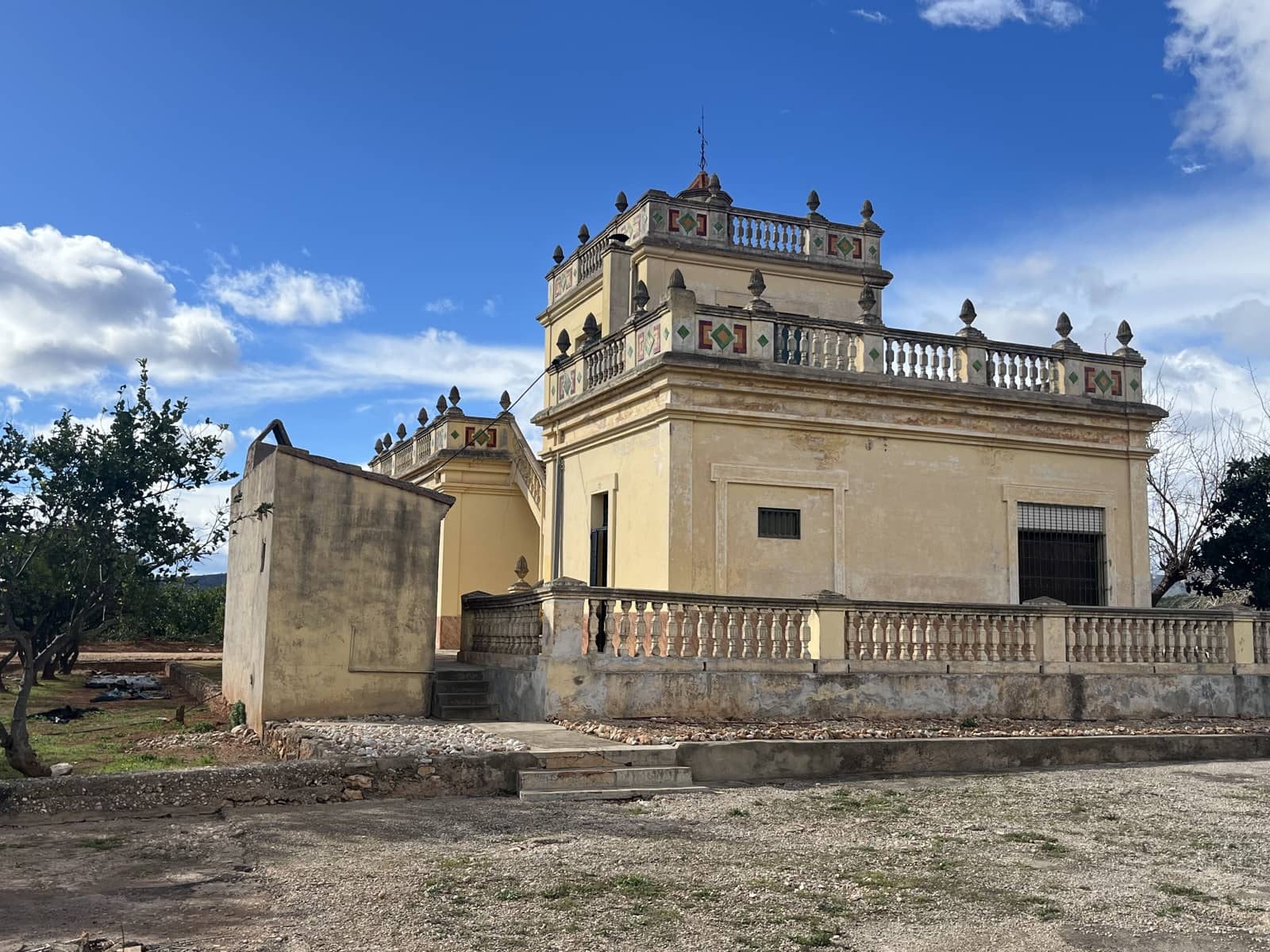 4 bedroom Finca/Country House for sale in L'Alcudia with garage - € 285,000 (Ref: 9560677)