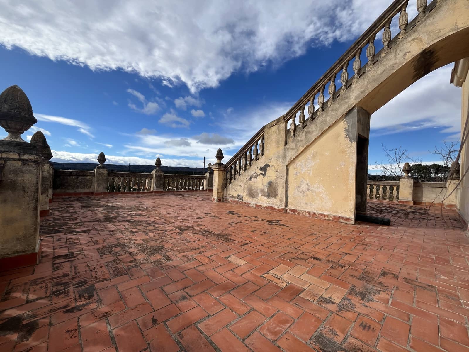 4 bedroom Finca/Country House for sale in L'Alcudia with garage - € 285,000 (Ref: 9560677)