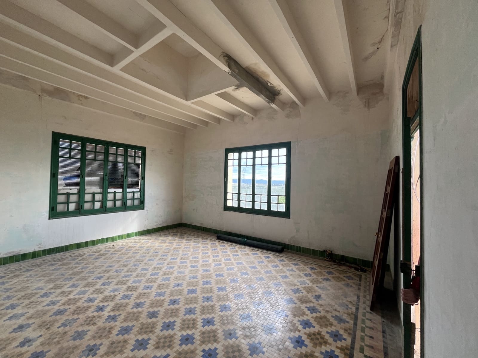 4 bedroom Finca/Country House for sale in L'Alcudia with garage - € 285,000 (Ref: 9560677)