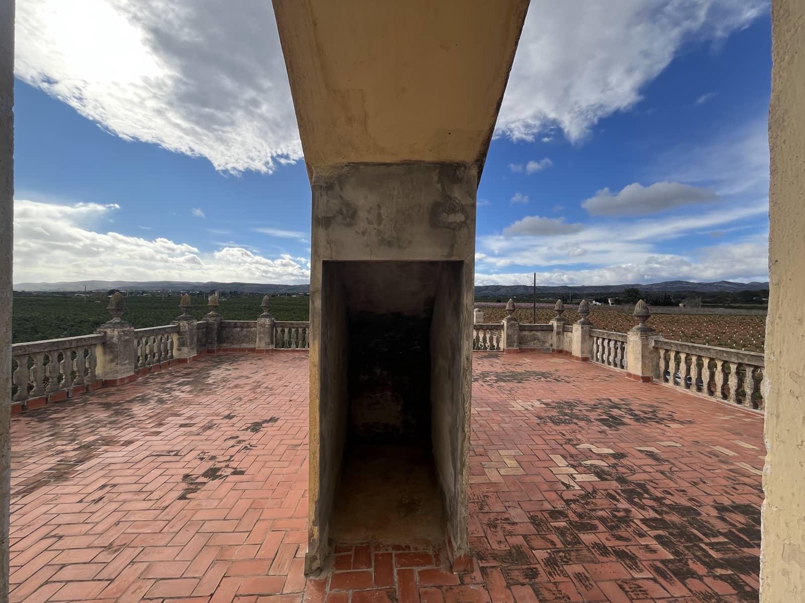 4 bedroom Finca/Country House for sale in L'Alcudia with garage - € 285,000 (Ref: 9560677)