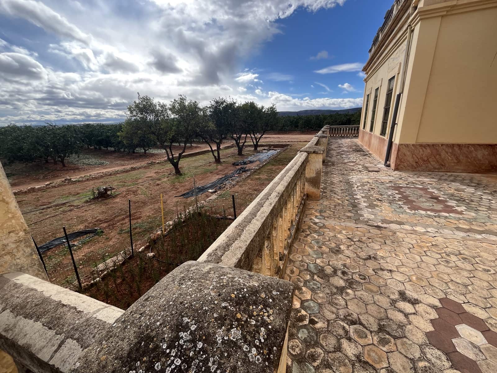 4 bedroom Finca/Country House for sale in L'Alcudia with garage - € 285,000 (Ref: 9560677)