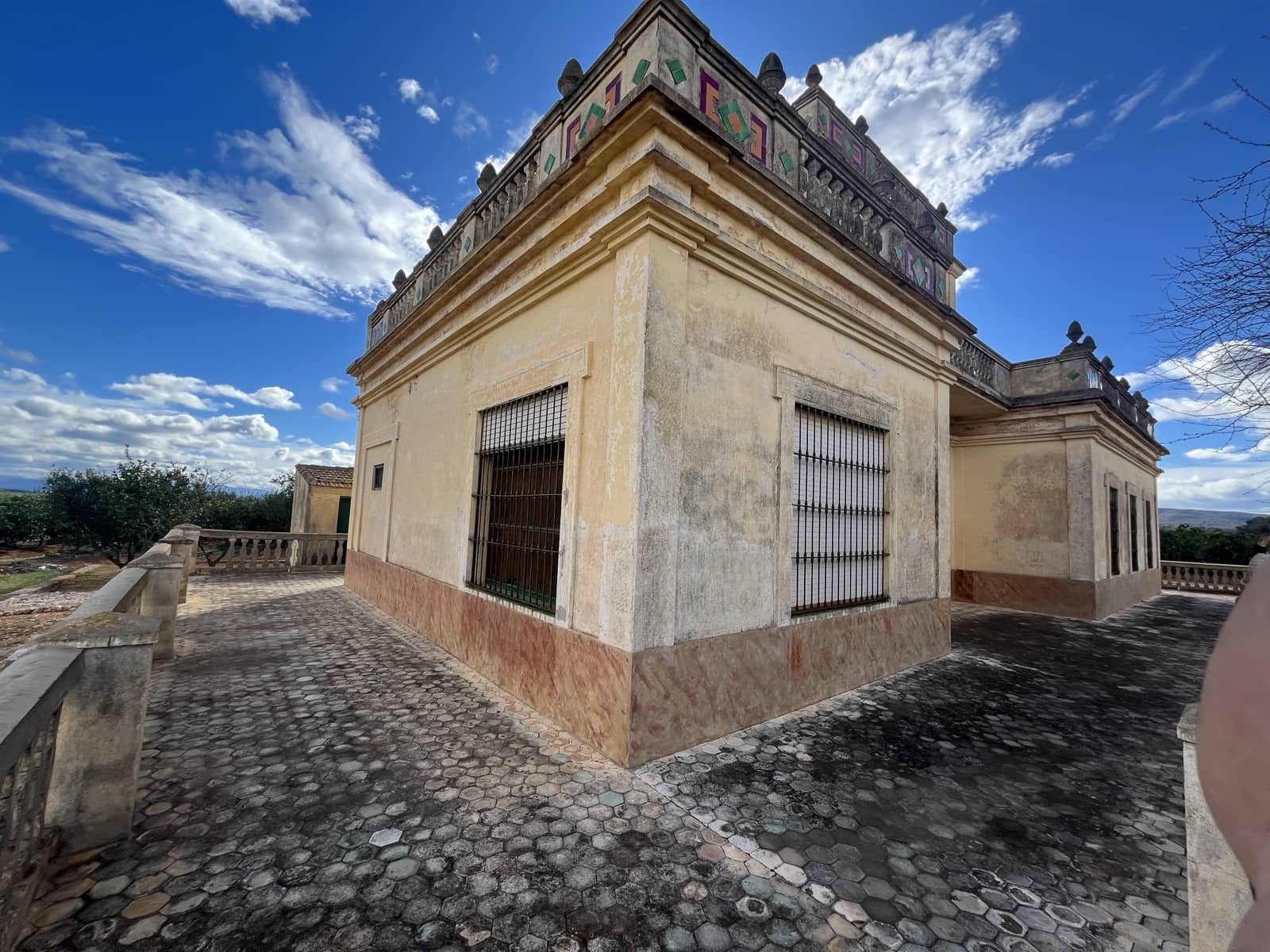 4 bedroom Finca/Country House for sale in L'Alcudia with garage - € 285,000 (Ref: 9560677)