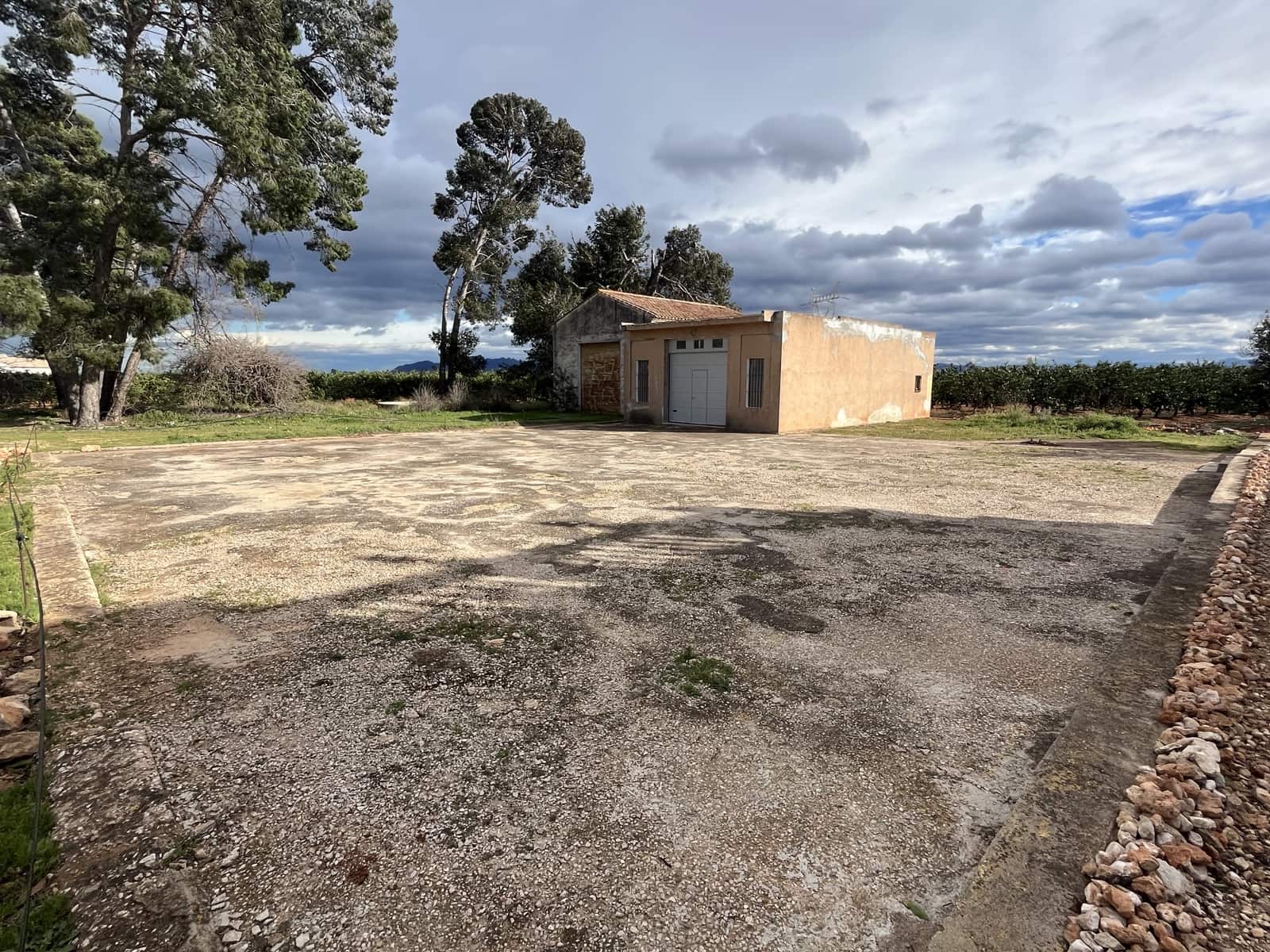 4 bedroom Finca/Country House for sale in L'Alcudia with garage - € 285,000 (Ref: 9560677)