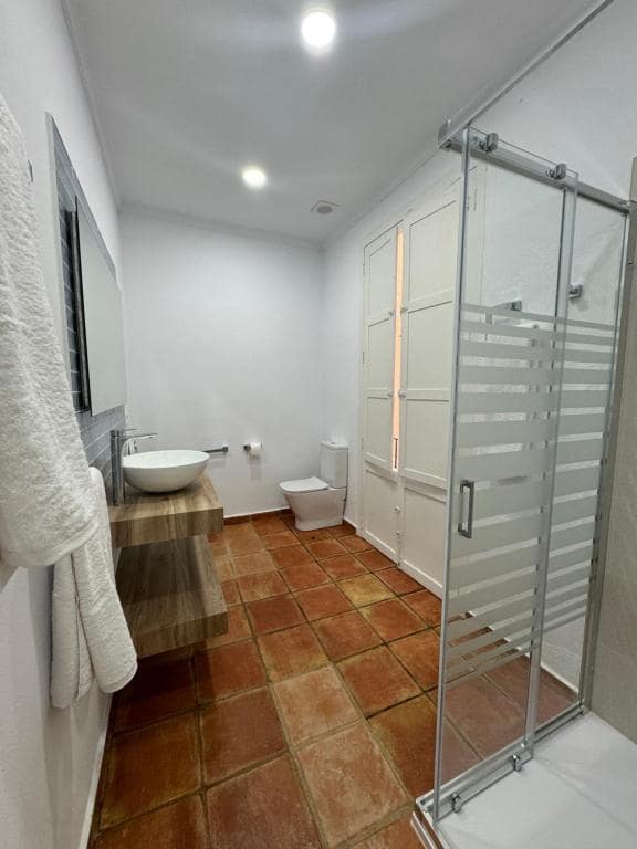 8 soveværelse Guesthouse/B & B til salg i Xativa med swimmingpool garage - € 875.000 (Ref: 9564040)