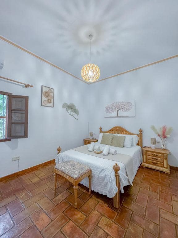 8 soveværelse Guesthouse/B & B til salg i Xativa med swimmingpool garage - € 875.000 (Ref: 9564040)