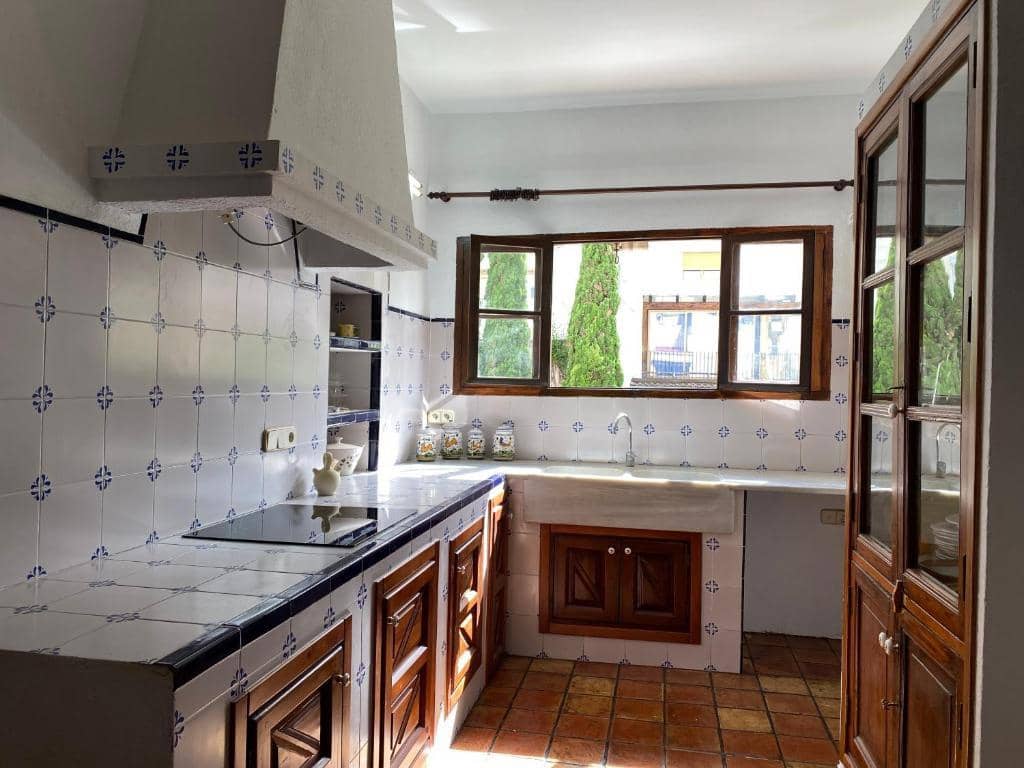 8 soveværelse Guesthouse/B & B til salg i Xativa med swimmingpool garage - € 875.000 (Ref: 9564040)