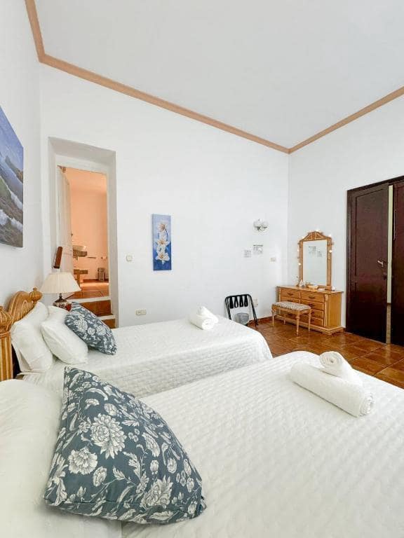 8 soveværelse Guesthouse/B & B til salg i Xativa med swimmingpool garage - € 875.000 (Ref: 9564040)