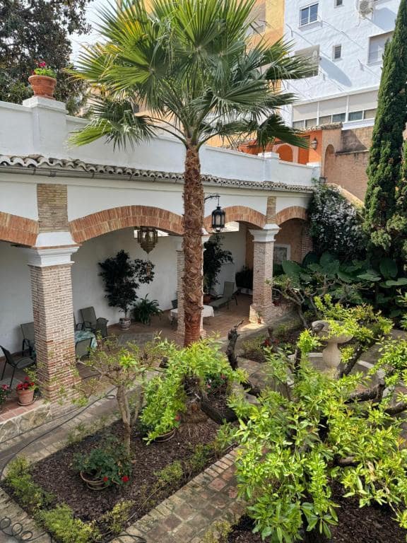 8 soveværelse Guesthouse/B & B til salg i Xativa med swimmingpool garage - € 875.000 (Ref: 9564040)