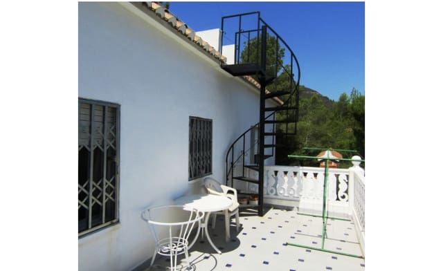 3 bedroom Villa for sale in Favara with pool garage - € 269,900 (Ref: 9643401)