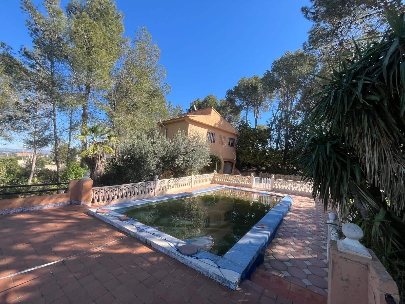 4 slaapkamer Villa te koop in Alberic met zwembad garage - € 270.000 (Ref: 9688539)