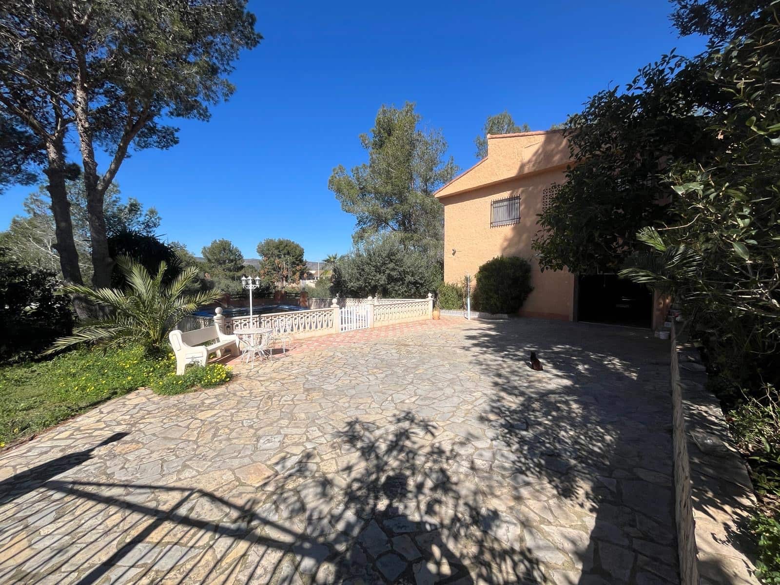 4 slaapkamer Villa te koop in Alberic met zwembad garage - € 270.000 (Ref: 9688539)