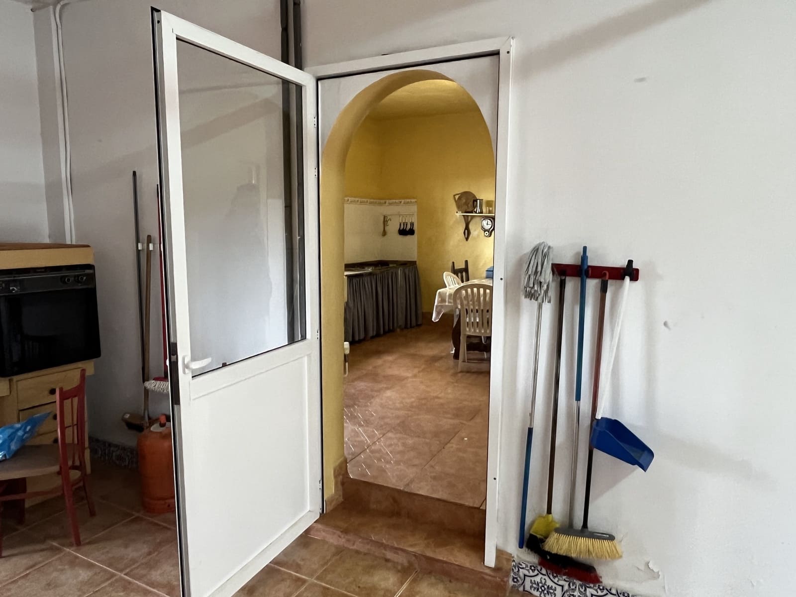 4 slaapkamer Villa te koop in Alberic met zwembad garage - € 270.000 (Ref: 9688539)