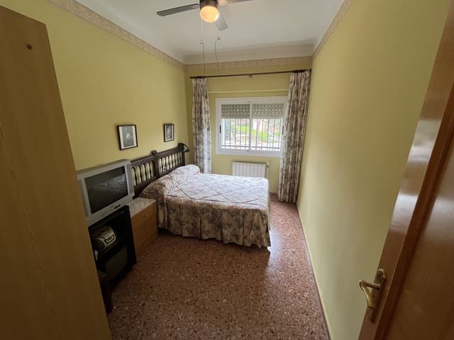 4 slaapkamer Villa te koop in Alberic met zwembad garage - € 270.000 (Ref: 9688539)