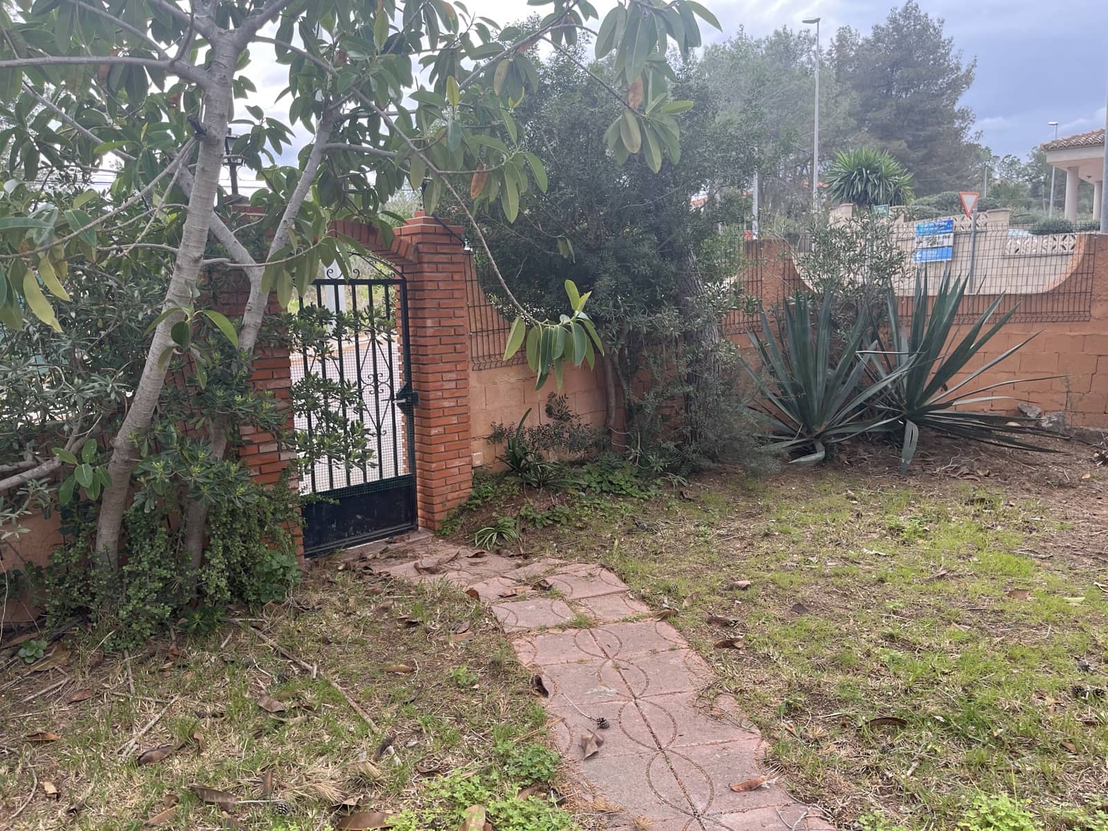 4 slaapkamer Villa te koop in Alberic met zwembad garage - € 270.000 (Ref: 9688539)