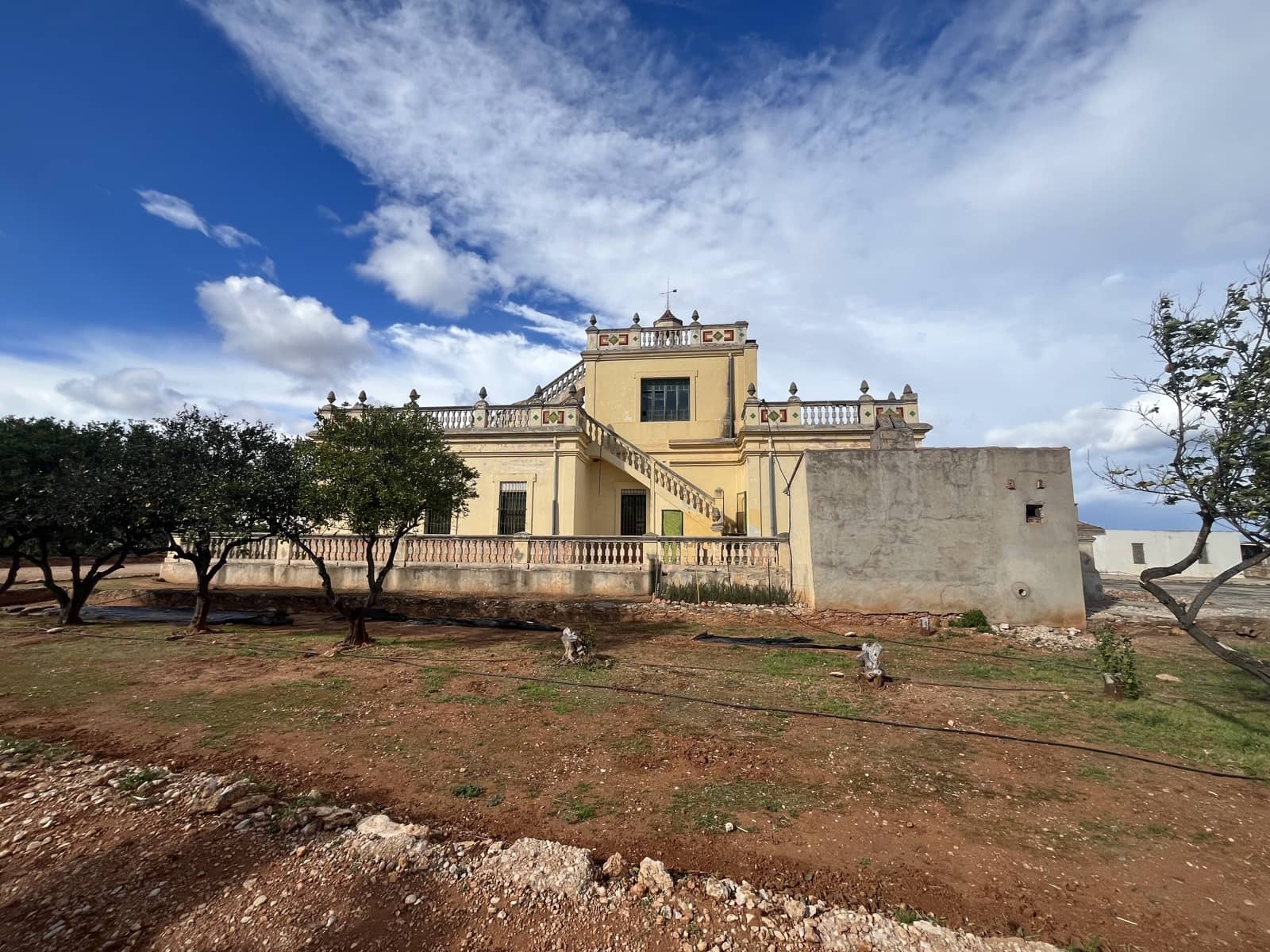 4 sypialnia Finka/Dom wiejski na sprzedaż w L'Alcudia z garażem - 285 000 € (Ref: 9815085)