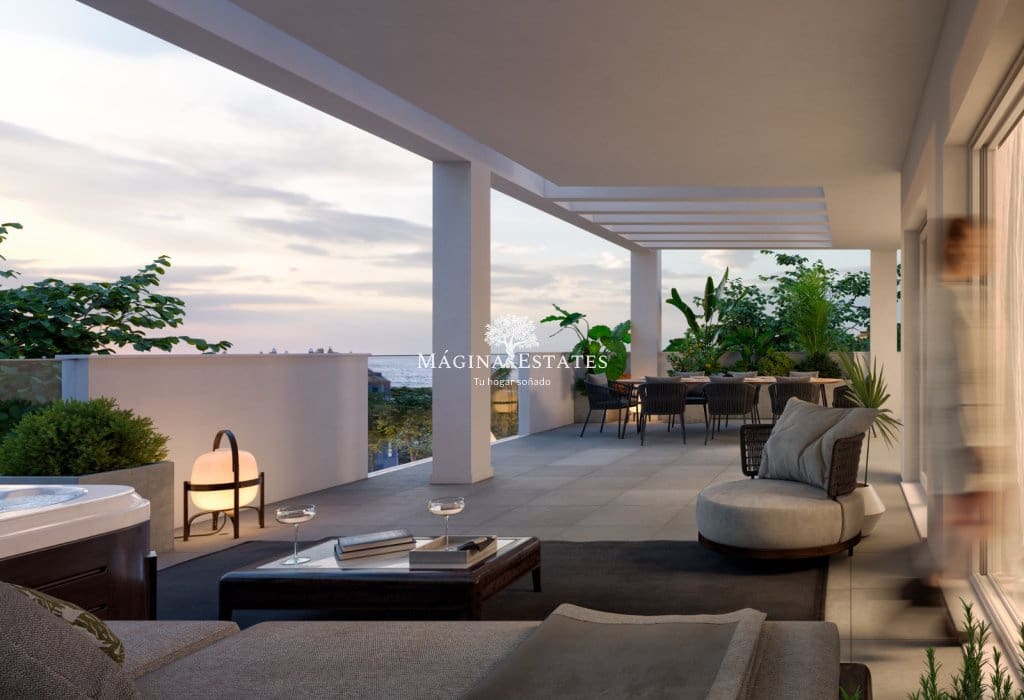 3 bedroom Penthouse for sale in Torrequebrada with garage - € 810,000 (Ref: 9499798)