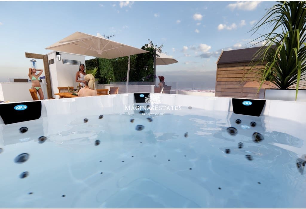 2 bedroom Penthouse for sale in Fuengirola - € 435,000 (Ref: 9499805)