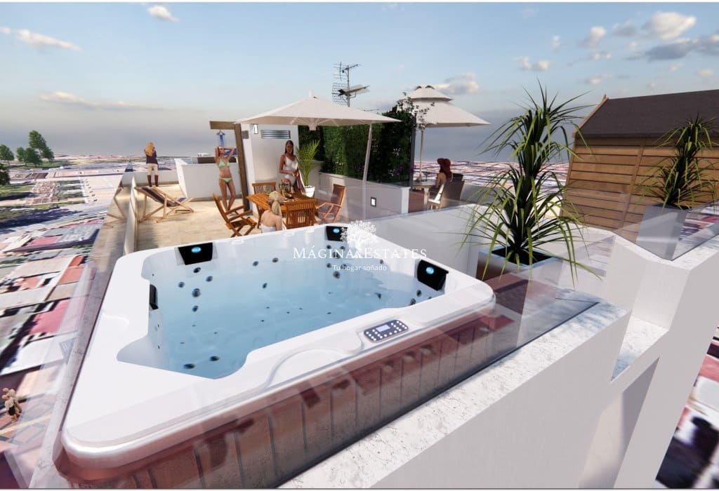 2 bedroom Penthouse for sale in Fuengirola - € 435,000 (Ref: 9499805)